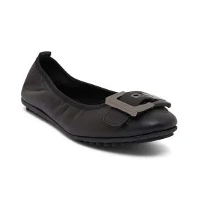 Pentagon Flat in Black Leather