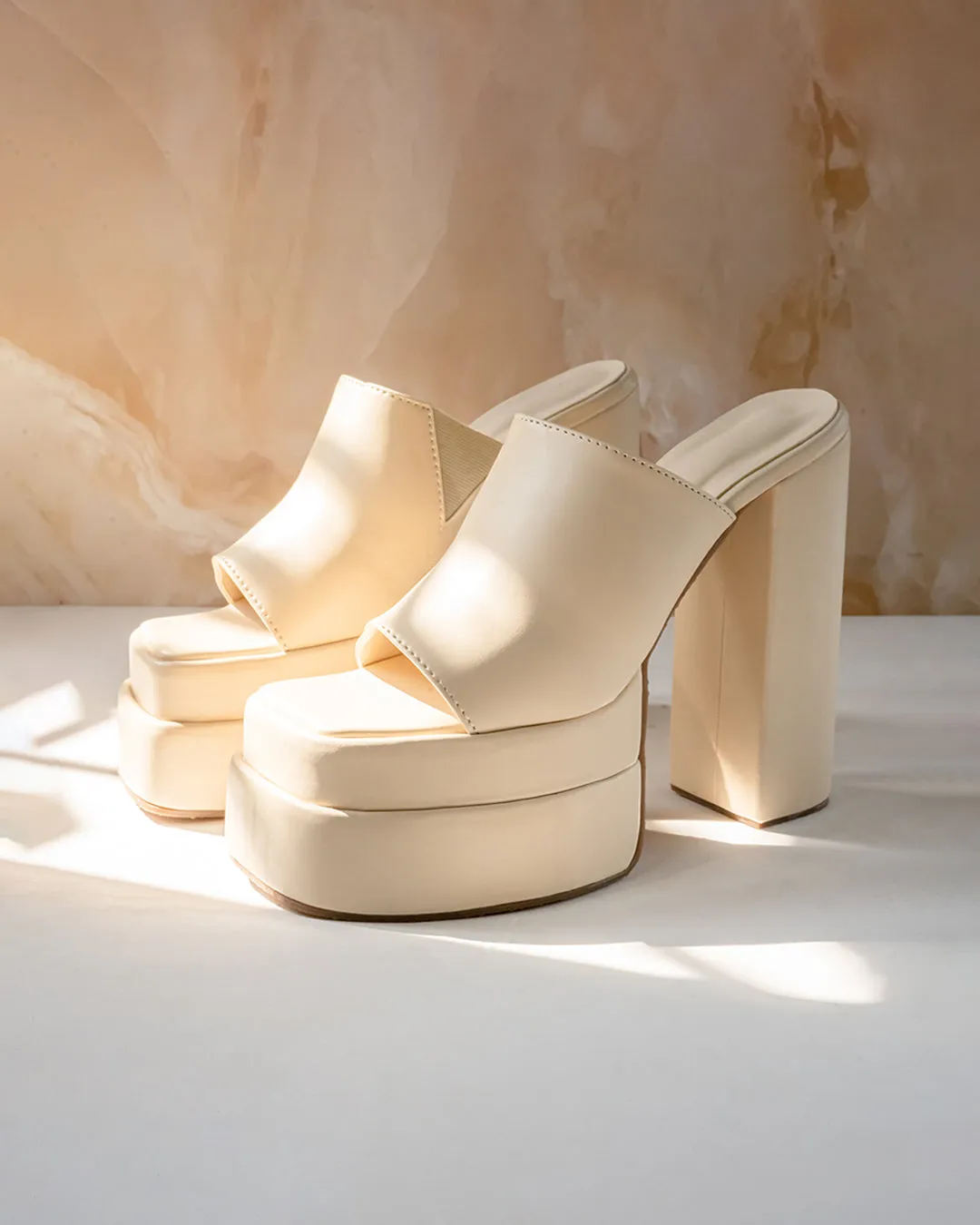 The Statement Heel Offwhite